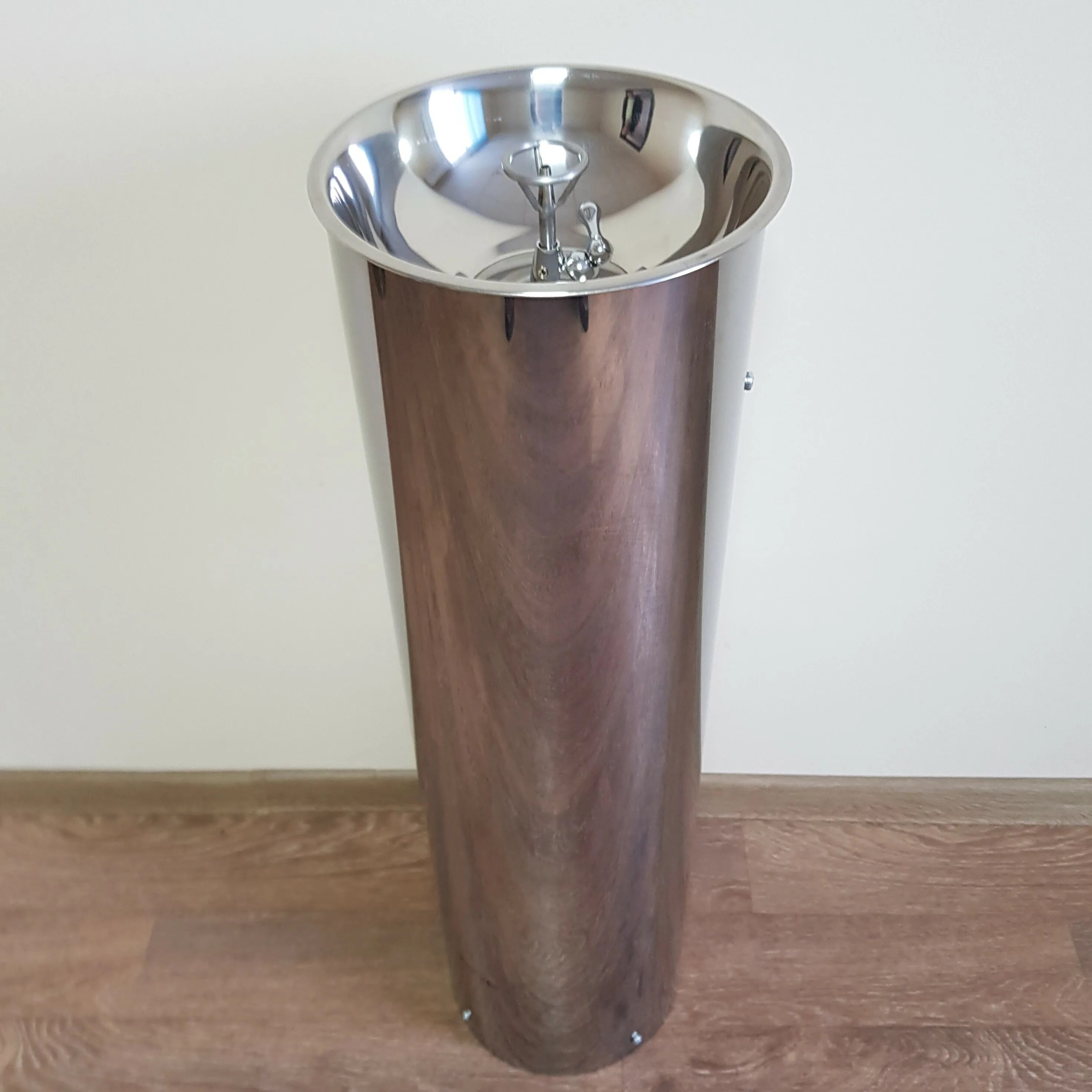 Фонтан питьевой фп-200 (чаша 220 мм). Настенный фонтанчик fonteco фп-кн1. Питьевой фонтанчик. Питьевой фонтан фпн-2. Чаша питьевого фонтанчика.