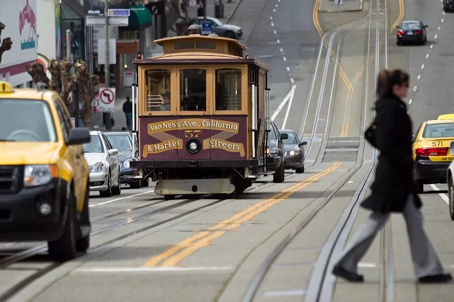 Канатный трамвай. Трамвай в Сан-Франциско. Канатный трамвай Сан-Франциско. Сан Франциско трамвайные пути. Сан Франциско трамвайчик.
