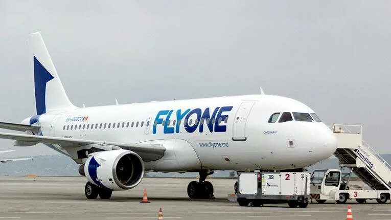 Флайоне. Fly one a320. Airbus a320 Fly one. Авиакомпании flyone Armenia. Самолеты авиакомпании Флай уан.