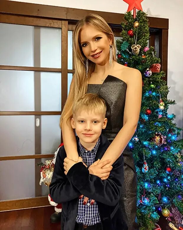 Юля сын. Сын юлии михальчик.