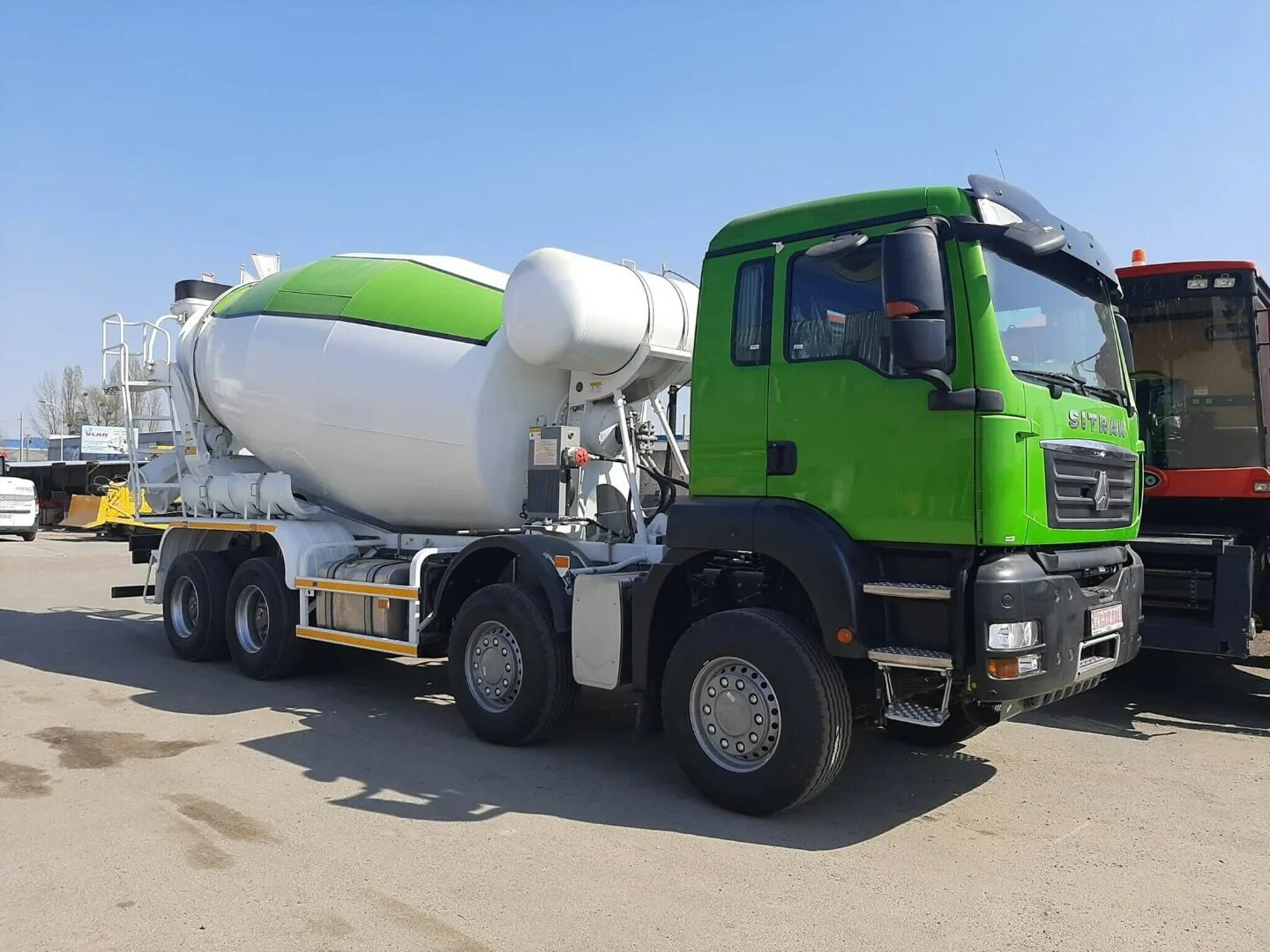 Автобетоносмеситель sitrak c7h. 8х4. Ситрак автобетоносмеситель. Автобетоносмеситель sitrak c7h 8×4. Zz5256gjbv384me, 10 куб.