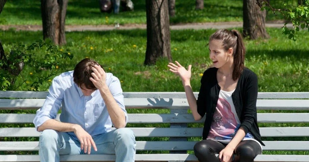 парень и девушка при расставании. мем мужчины и женщины после расставания. девушка звонит после расставания. девушки и мужчины после расставания. парни после расставания.