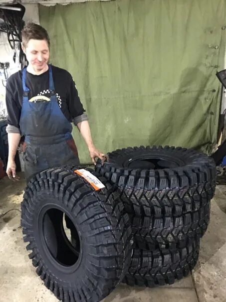 Патрол на 42 колесах. Nissan patrol 40". Wrangler 35 колеса. Nissan patrol y61. Максис 42 дюйма х 14,5.