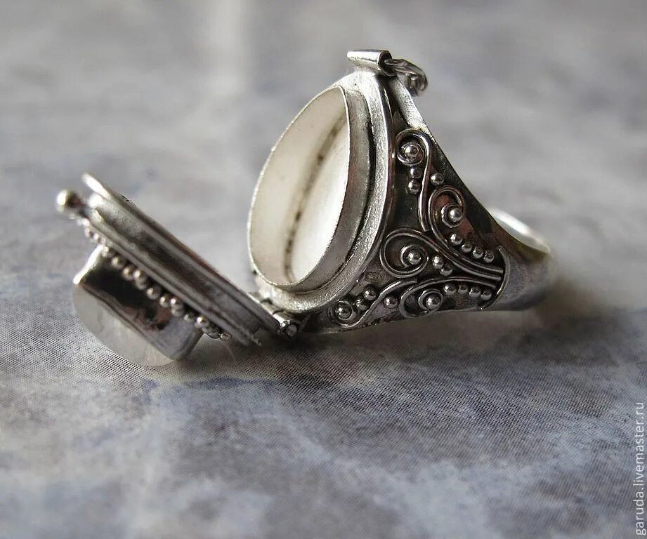 Старинное кольцо печать. Винтажные кольца с камнями. Старинные серебряные кольца. Необычные мужские кольца. Старинные серебряные кольца.
