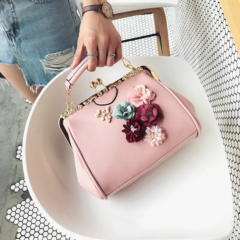 Сумки в виде цветов. Сумка с цветами. Сумка flowers. Сумочка с цветами. Сумочка женская с цветами.