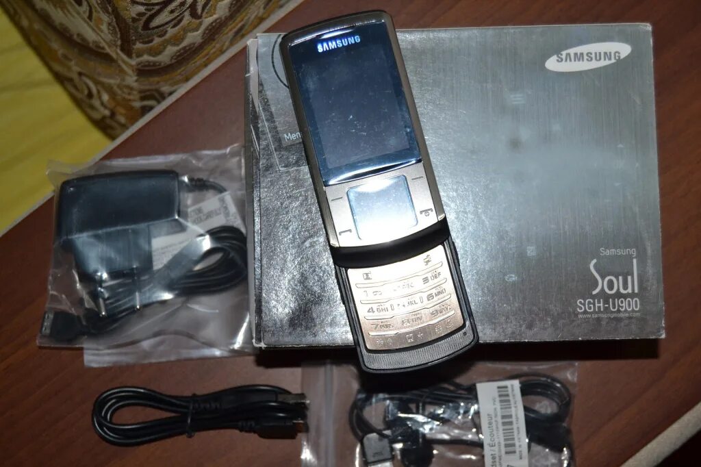 Samsung sgh купить. Samsung SGH-u900 Soul. Samsung SGH-B 900. Самсунг слайдер u900. Samsung SGH-B 900 Call.