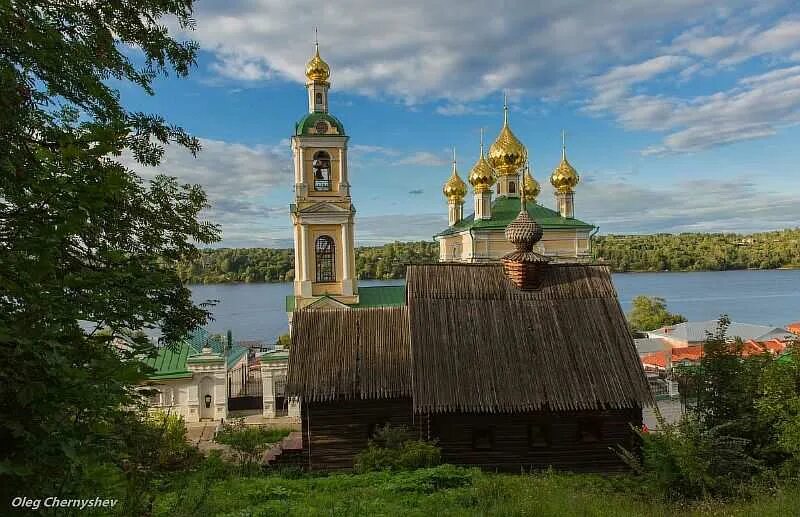 Плес город ярославль. Город Плес Ивановской области. Город Плес Ивановской области достопримечательности. Храм в Плёсе на Волге. Плёс Ярославская область.