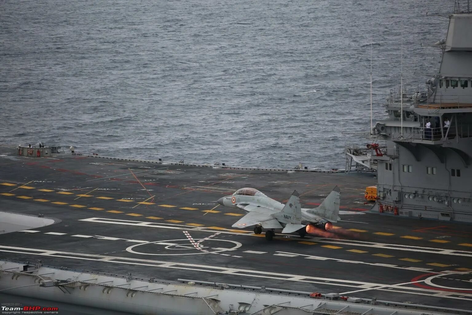 Су-33 авианосец. Су-27 морской авиации тихоокеанского флота. Миг 29 морской авиации. Индийский авианосец. 22 иап центральная угловая.