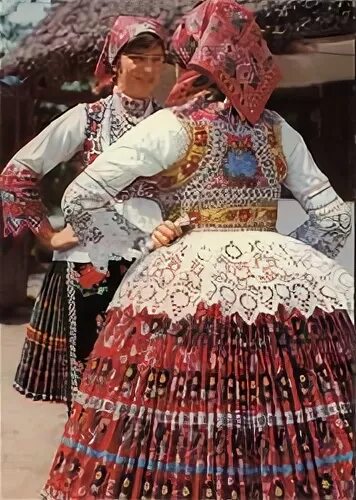 Венгерская тема. Венгерский народный танец чардаш. Вербункош танец венгрия. Венгерский танец чардаш. Венгерский национальный костюм.