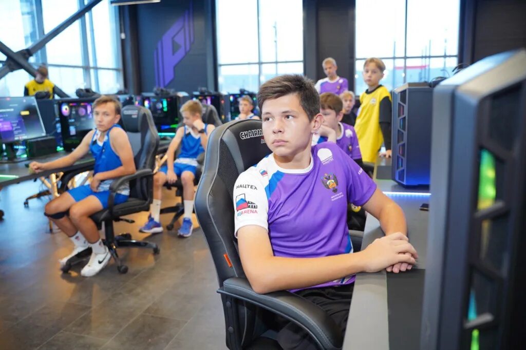 Что такое фиджитал центр. Школьник будущего. Что такое фиджитал центр. Фиджитал центр кемерово. Умная спортивная площадка.