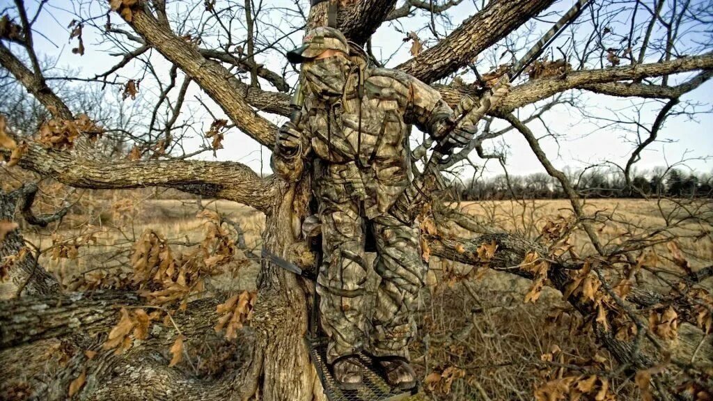 Программа маскировка. Mossy oak camo. маскхалат леший снайпер в лесу. снайпер камуфляж лес. маскировка на местности.