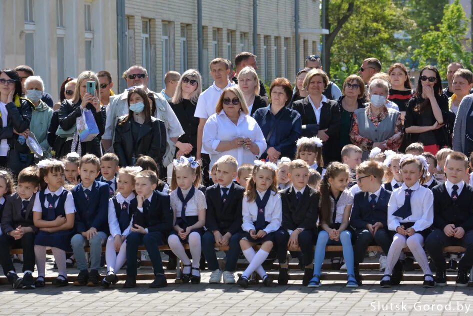 Средняя школа 10 слуцк выпуск 1985 г. 10 школа слуцк. Саки 2022 год 6 школа. 10 школа слуцк выпуск 2016. Школа 9 слуцк начальные классы.