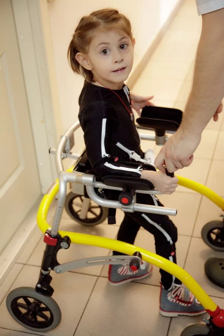 дцп фото. семья с ребенком инвалидом. церебральный паралич дцп. дети с дцп. церебральный паралич дцп.