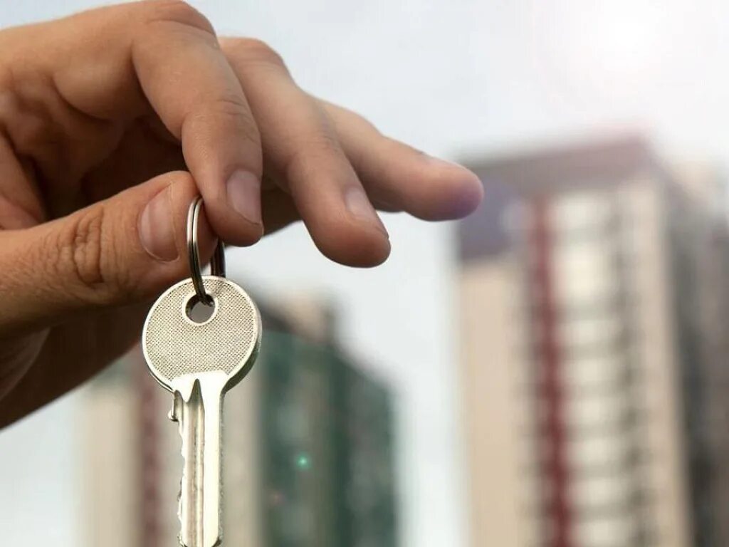 Ключи от квартиры. Ключи от квартиры в руке. Рука с ключами. Квартира ключи. Нова аренда жилья