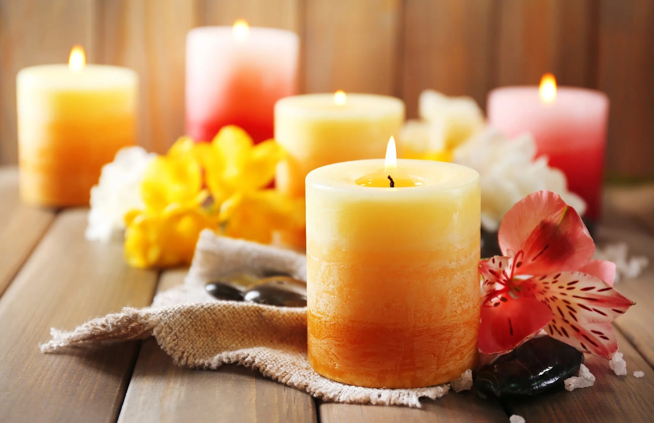 Стеариновые свечи. Севичи. Варианты свечки. Дизайн свечей своими руками. Свечки разные.