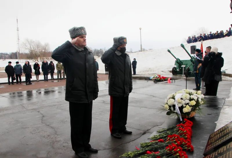 80 лет со дня освобождения новгород. Освобождение Великого Новгорода 20 января. 20 Января освобождение города Великий Новгород. Годовщина освобождения Новгорода. Возложение венков Великий Новгород.