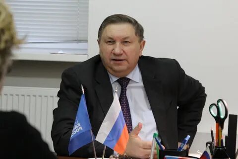 Депутат лен обл