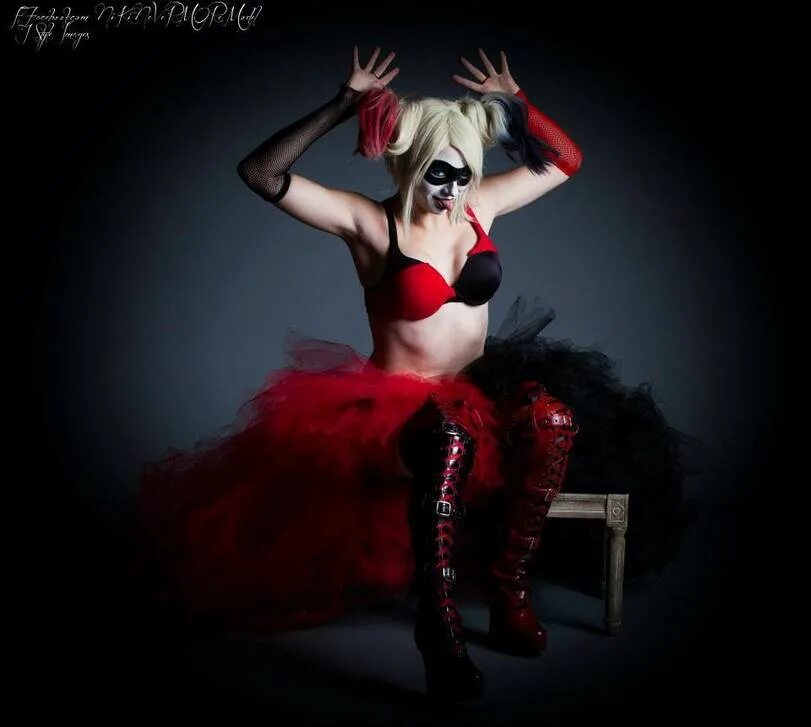 харли квинн в красном. харли квинн классическая. харли квинн отряд самоубийц 2021. харли квинн в красном.