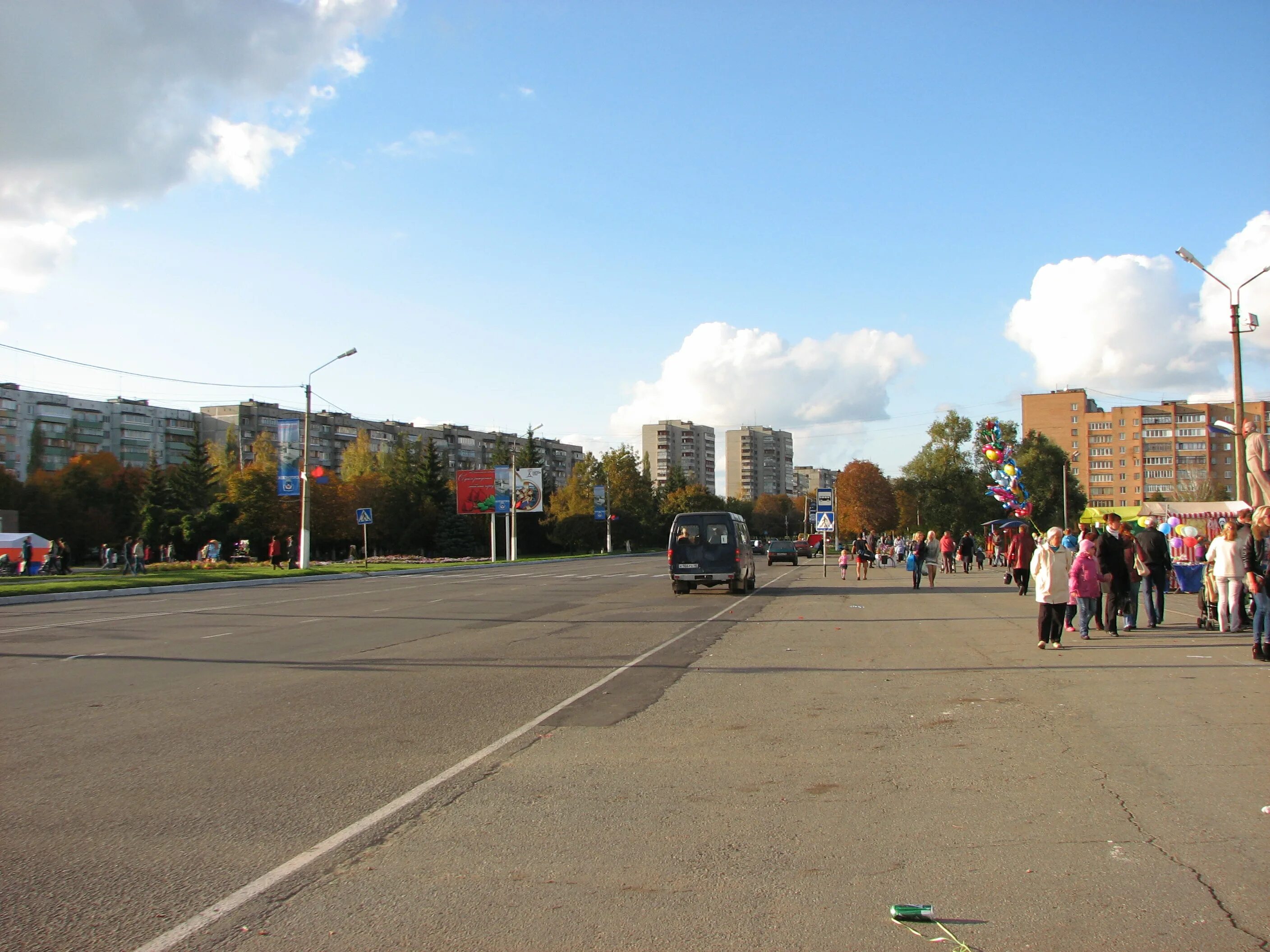 Курск железногорск купить. Город Железногорск Курская область. Сквер воинов интернационалистов Железногорск. Парк города Железногорска Курской. Город Железногорск Курская область парк.