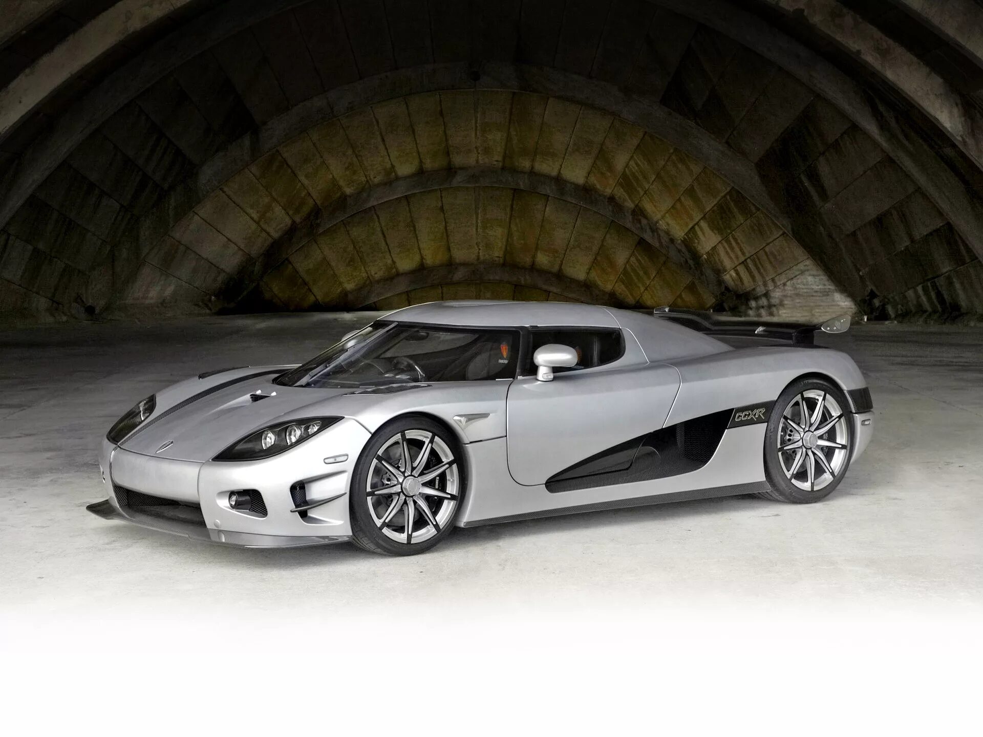 Car 10. Машина Koenigsegg CCXR Trevita 2020. Koenigsegg CCXR Форсаж. Koenigsegg CCXR 1 43. Koenigsegg CCXR Trevita. Фиолетовые цвет.