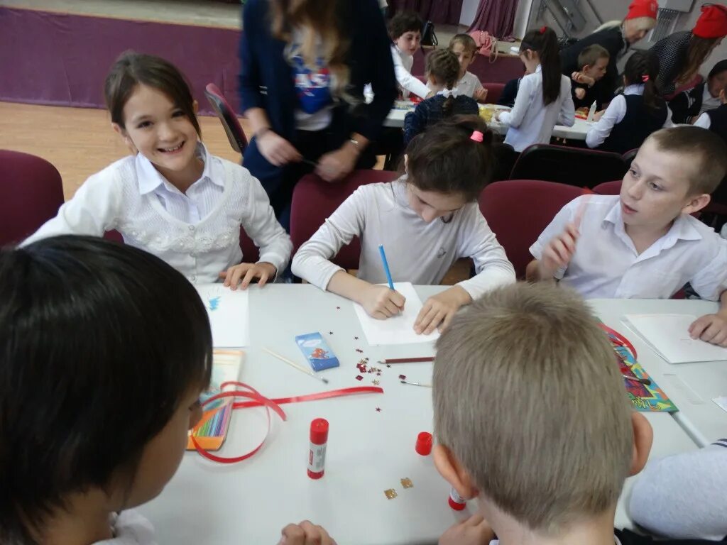 Школа 1 сочи. Школа 89 сочи. Школа сочи 10 школа. Школа у моря. Гимназия 1 сочи.