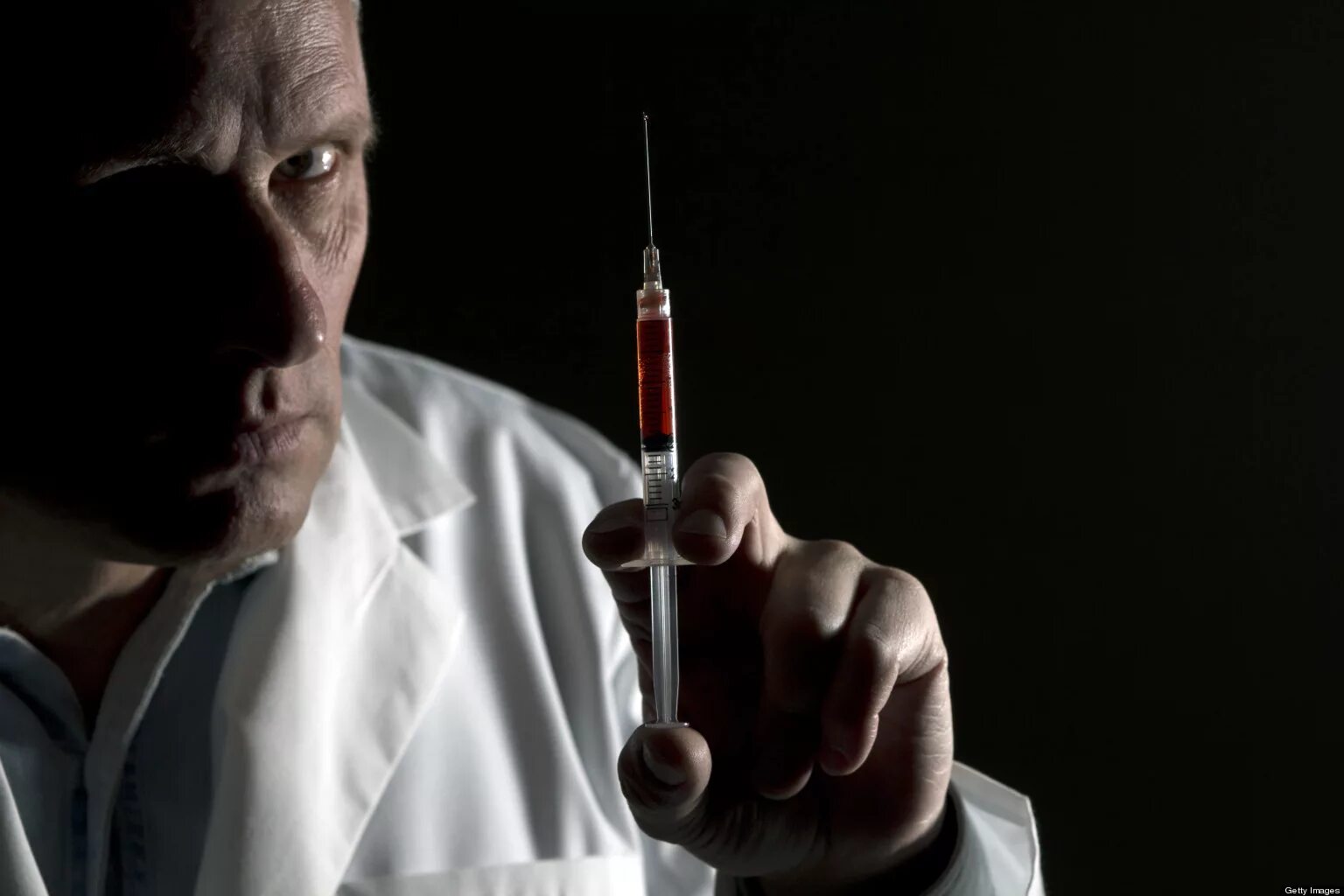 Боязнь уколов в ягодицу. Уколы детям. Укол мальчику. Почему люди боятся. Уеол малеткого пеьенка.