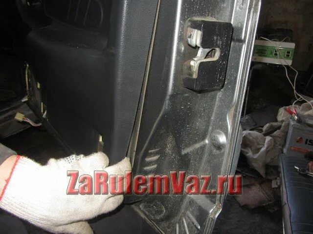 № 51. Устранение перекоса стекла водительской дверки - Lada 21120, 1,5 л, 2002 г