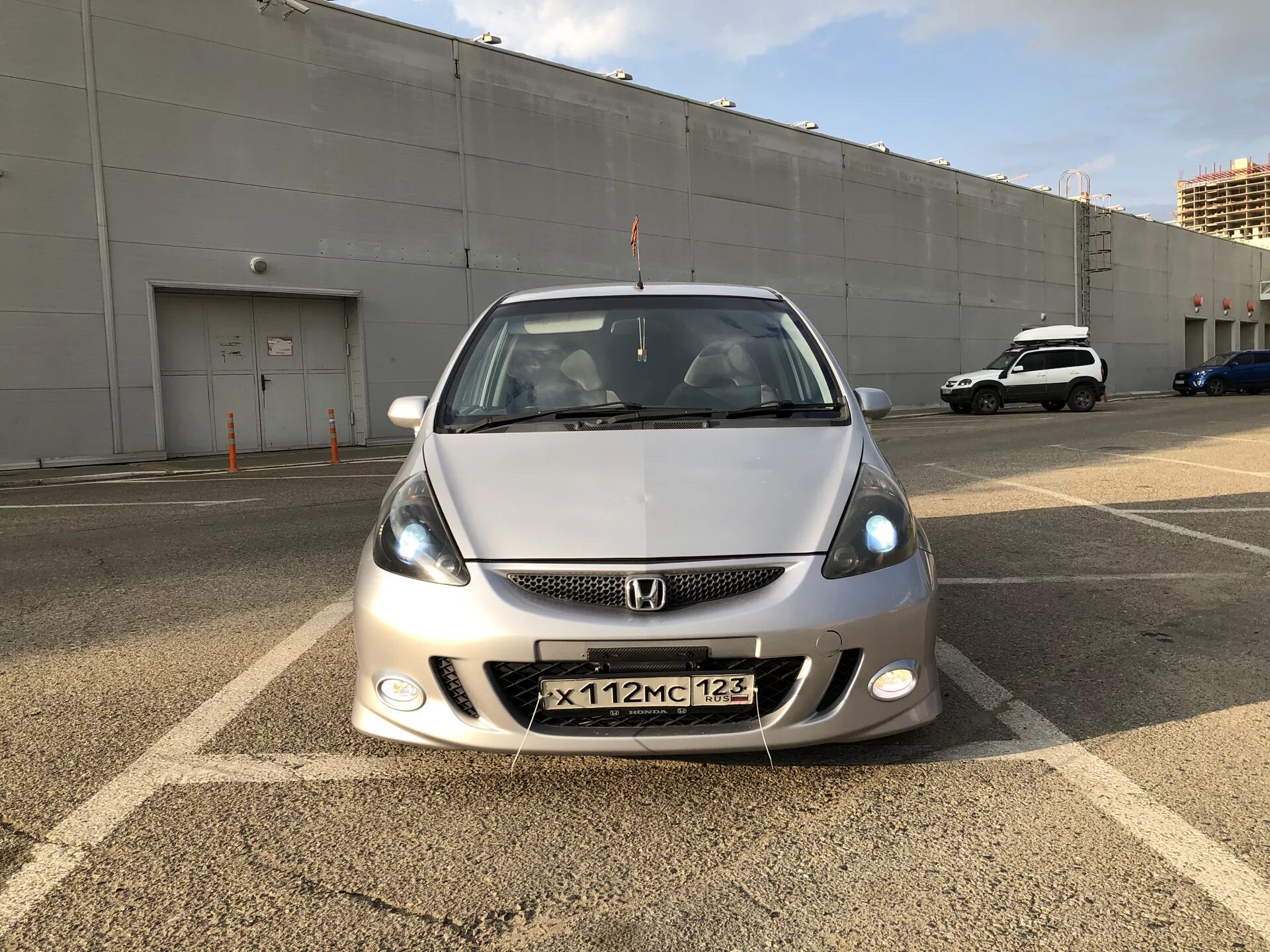 Хонда фит 2001 белый. Фит 1,3 2001 года. Хонда маленькая. Honda fit 2001