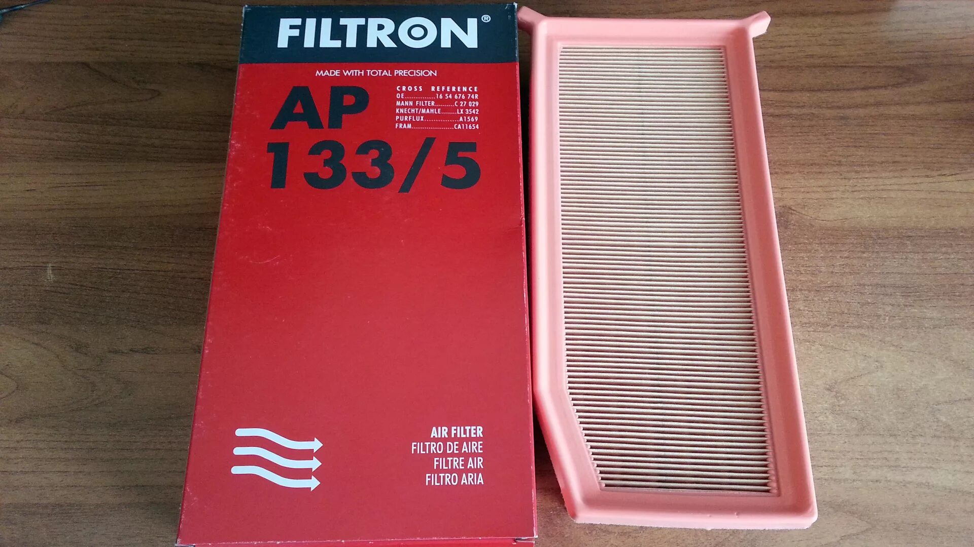 Фильтр воздушный каптур 1.6. Ap133/5 FILTRON. Воздушный фильтр FILTRON ap133. Ap1335 FILTRON фильтр воздушный. Фильтр воздушный Фильтрон 133/5.