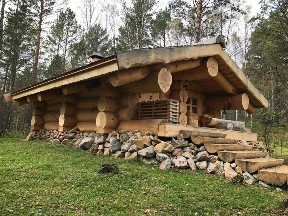 Сруб из больших бревен. Сибирский кедр элитный сруб. Дом из толстого бревна. Сибирский кедр сруб. Срубы из бревна большого диаметра.