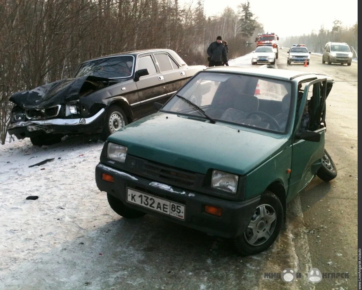 Никогда никогда не пердите в оке. Разбитая ваз ока 1111 красная. Ваз 11113 ока. Автомобиль ока после дтп. Сеаз 1111.