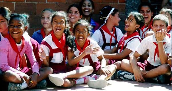 Кубинский вк. Куба школа. Cuba School children Dancing. Cubanos.