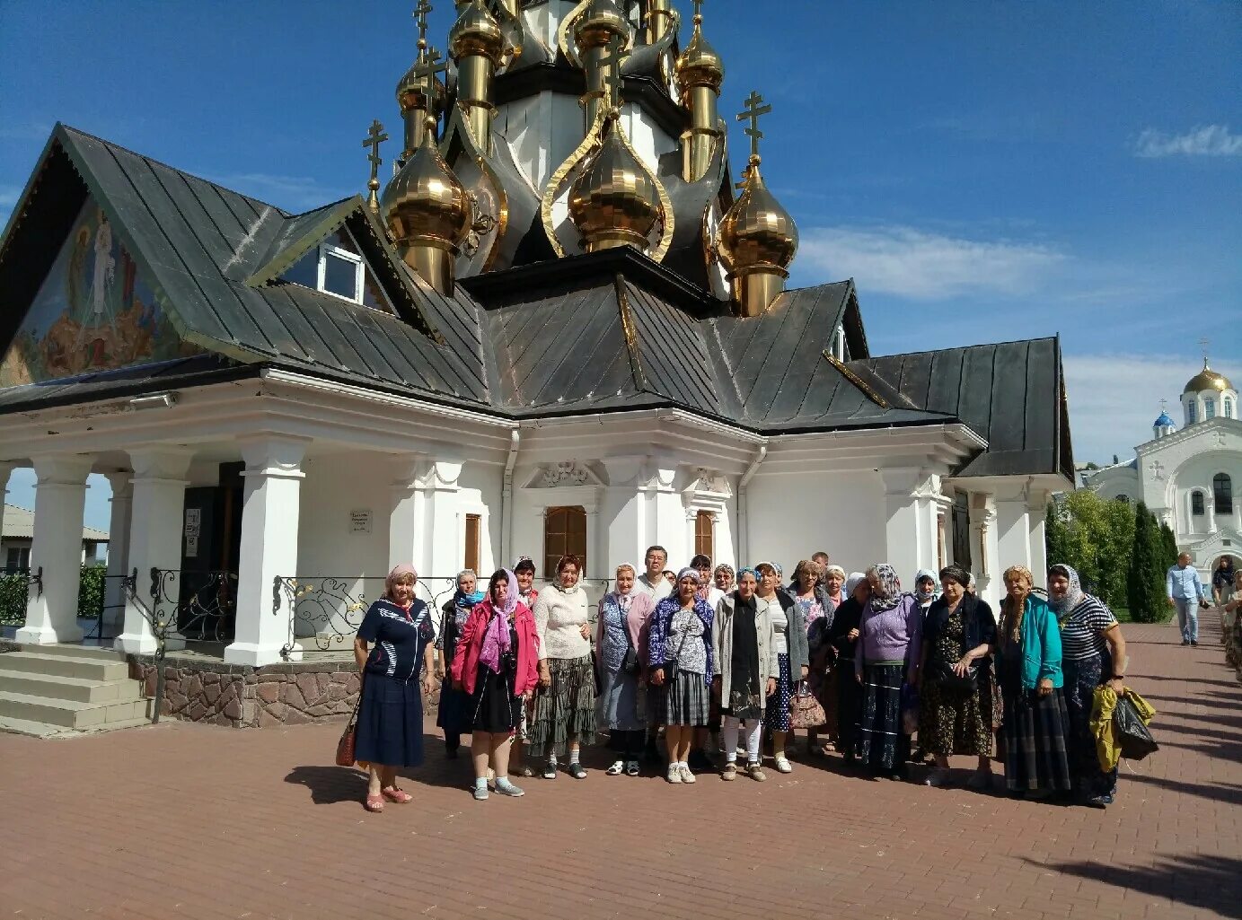 Святые волгоградской области. Храм великомученика Георгия Победоносца Волгоград. Свято-Троицкий (Белогорский) Каменнобродский мужской монастырь. Свято-Троицкий храм в Дубовке Волгоградской. Свято-Вознесенский Дубовский монастырь Волгоградская область.