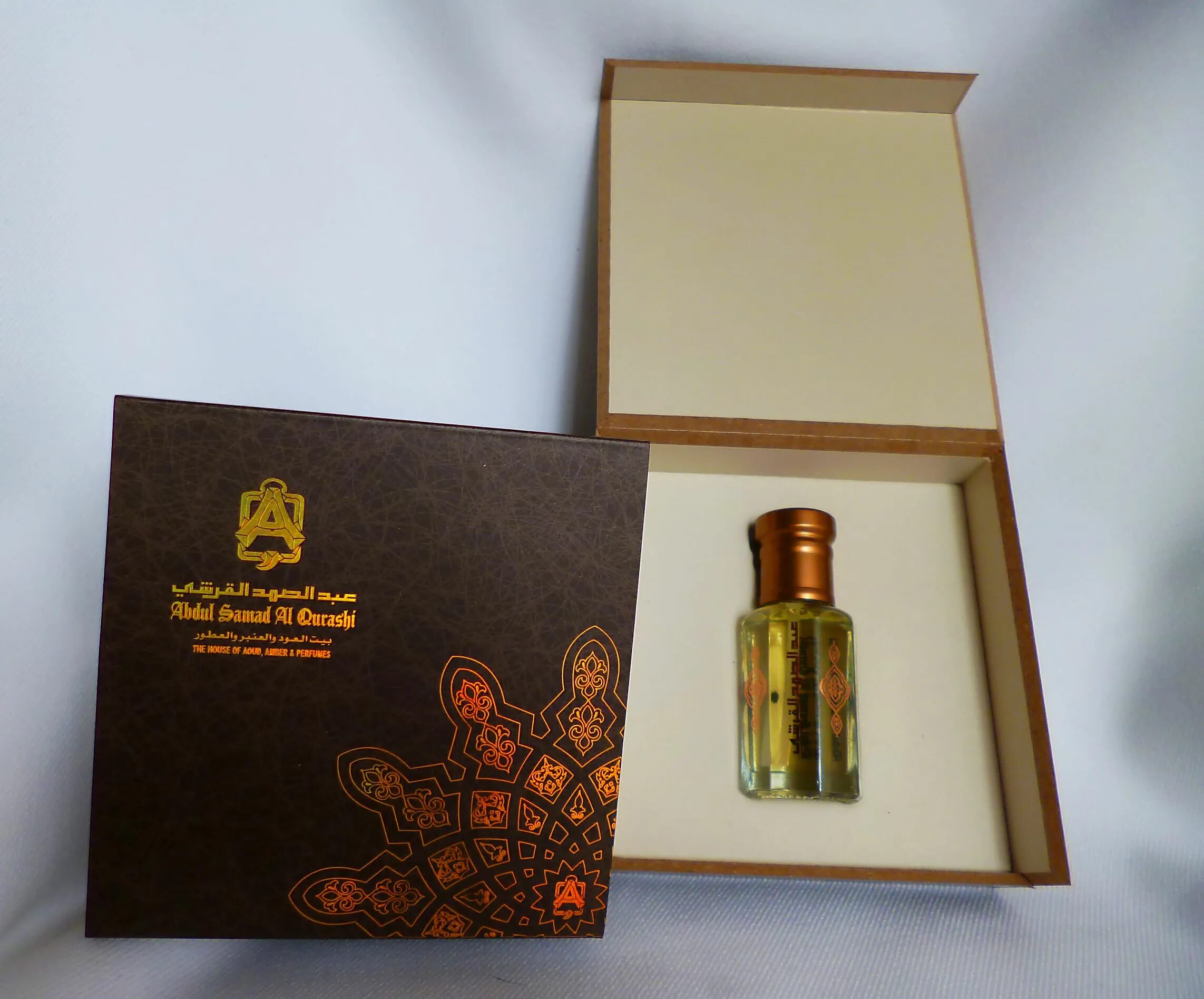 Asq - abdul samad al qurashi. Арабский парфюм abdul samad al qurashi. Абдусамад аль кураши духи. Abdul samad al qurashi. Al qurashi черный мускус.