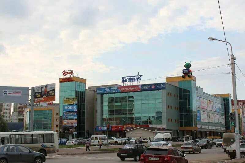 Тск звездный в уфе сипайлово. Академика королева 14 уфа. Торговый центр звездный уфа. Звездный желтый рынок уфа. Торговый центр сипайлово.
