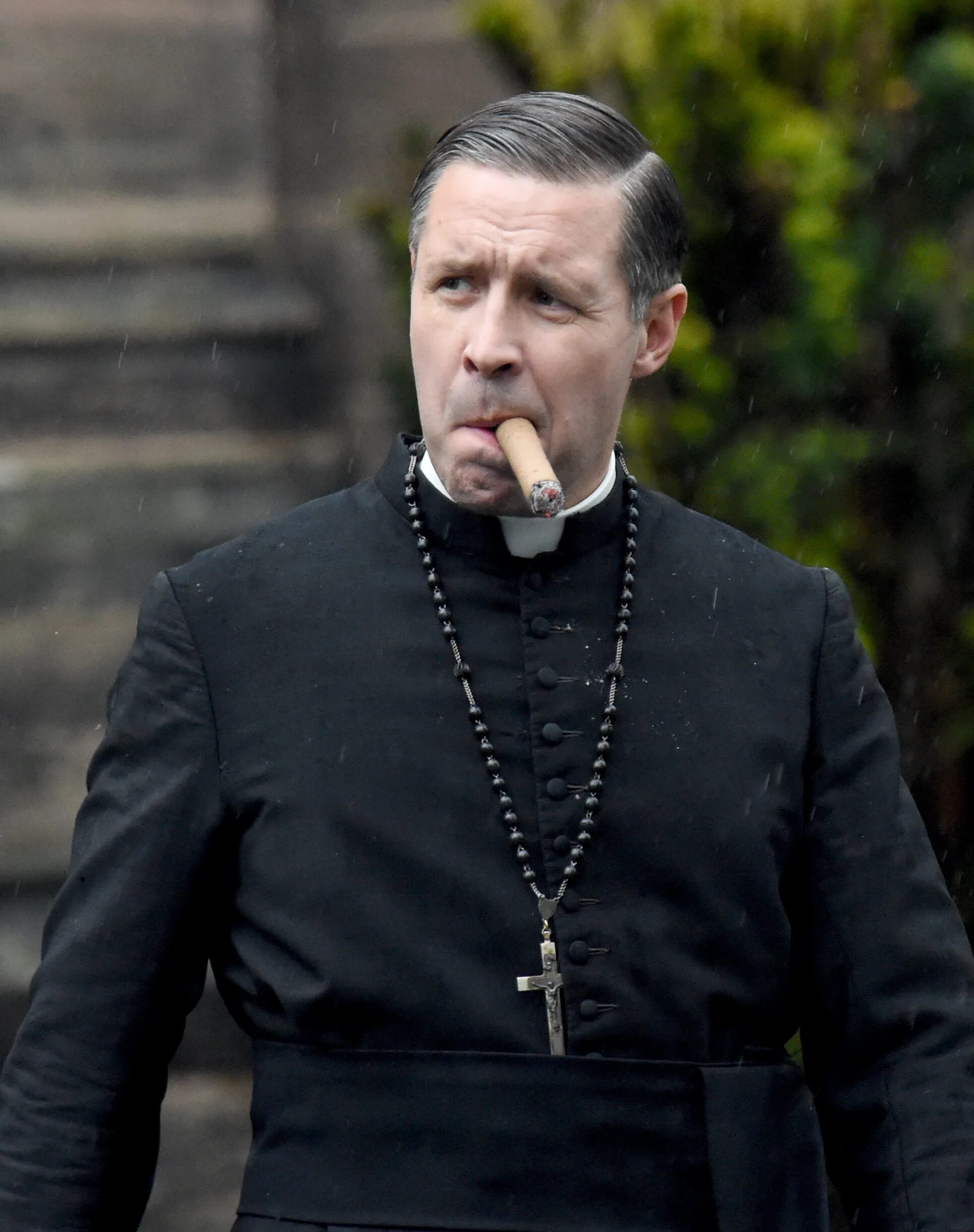 капеллан священник католический. сэм винчестер в костюме священника. капеллан священник католический. светой отец. папа франциск.