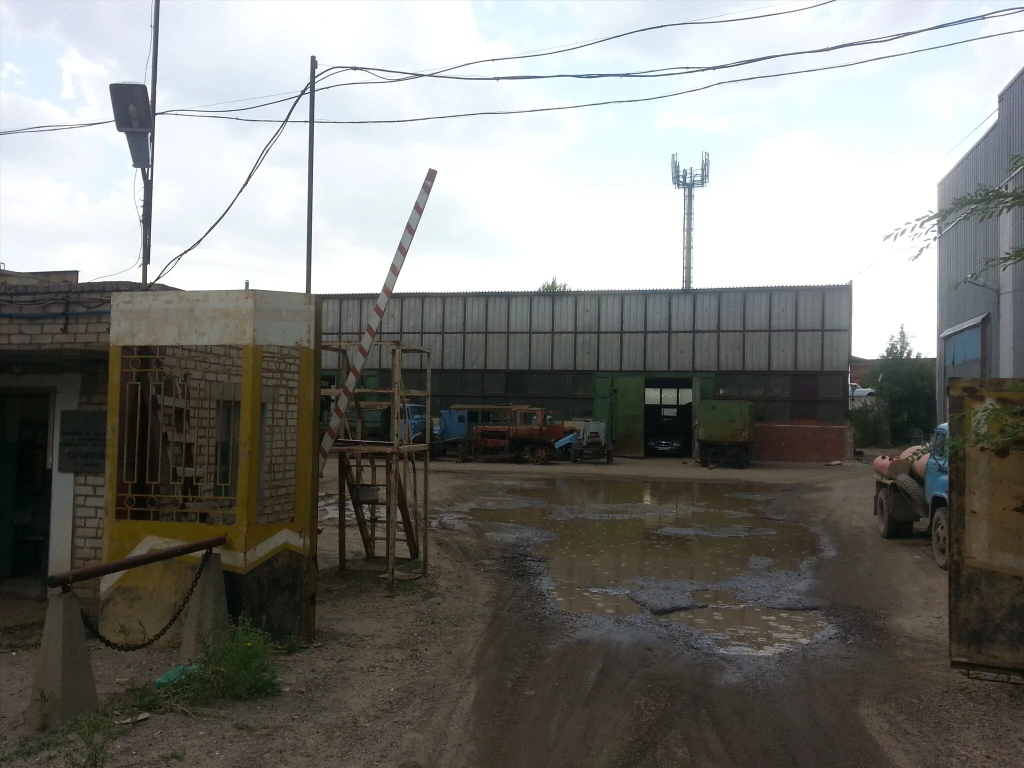 Дзержинский район волгоград. Дзержинский район волгограда администрация. Оптовый склад в дзержинском. Дзержинский район волгограда администрация. Найти работу в волгограде в дзержинском.