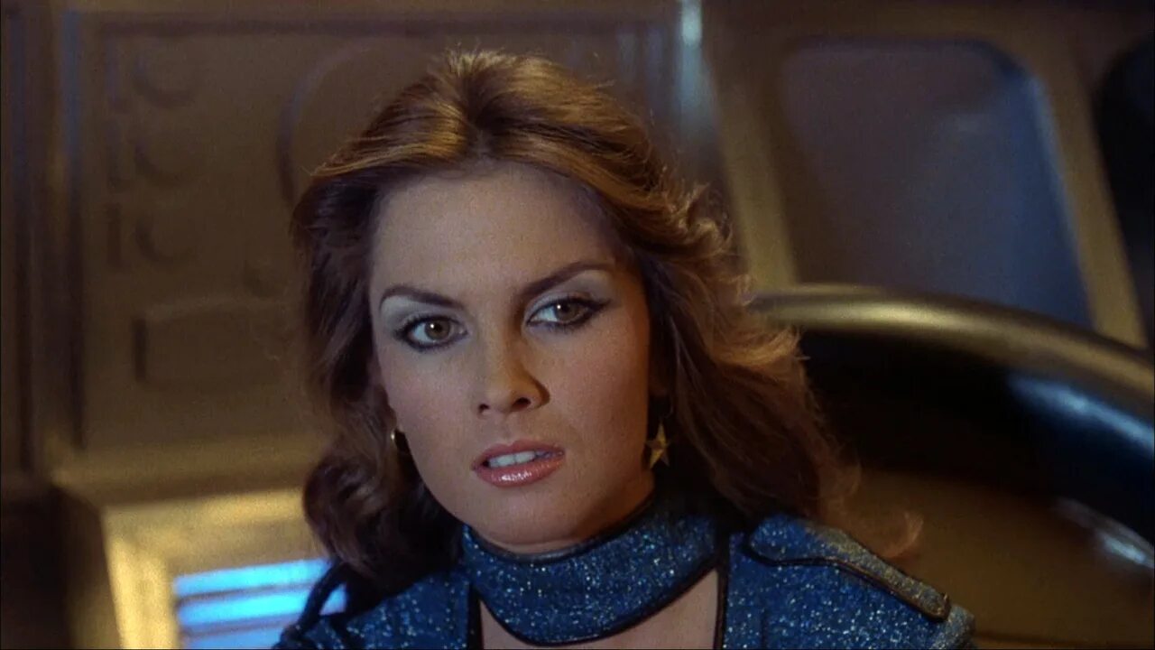 Star crashed. Столкновение звёзд / starcrash (1978). кэролайн манро столкновение звезд. столкновение звёзд 1979.