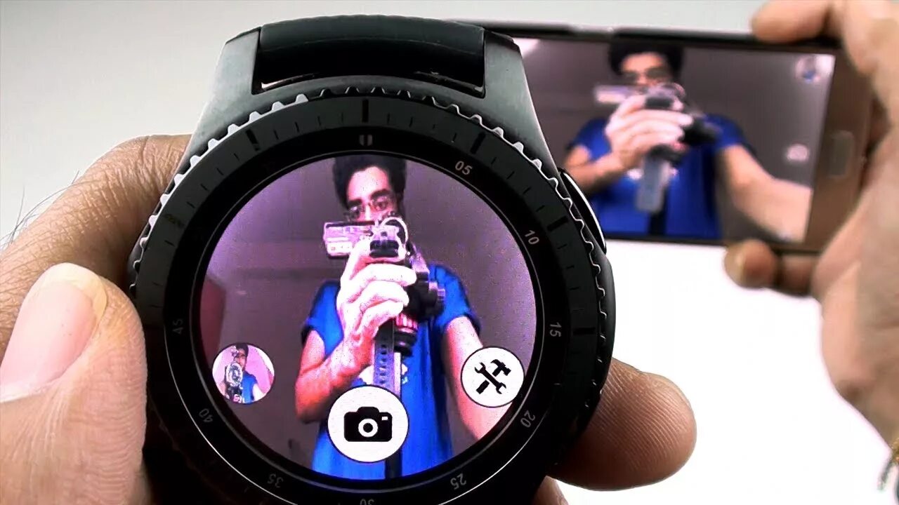 Galaxy watch камера. Зарядка на часы самсунг galaxy watch. Camera controller galaxy watch. Galaxy watch камера. Галакси вотч 3.