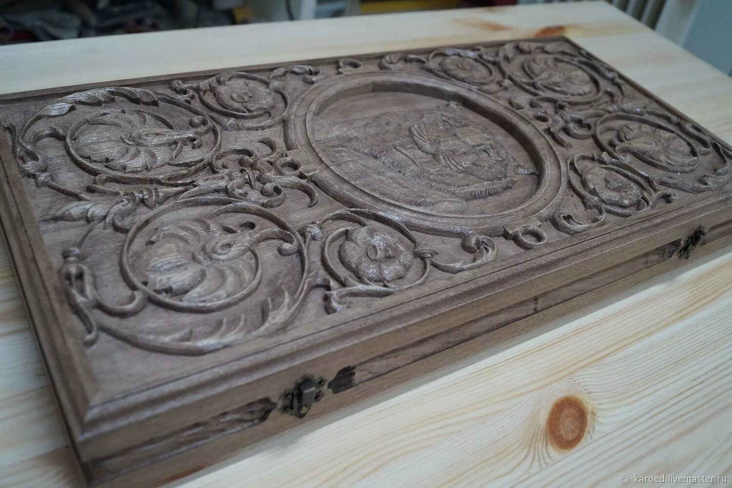 Резные нарды и шахматы. Авторские нарды. Мастер нард. Резные нарды из дерева. Мастер нард.