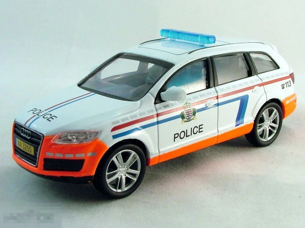 1 43 28. Ауди q7 полицейский. Ауди q7 Полицейская на радиоуправлении. Люксембургская полиция машины.