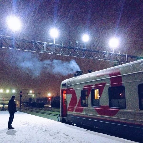 Поезд 110 Москва новый Уренгой. Поезд Москва новый Уренгой. Новый Уренгой ЖД вокзал поезда. Москва новый Уренгой ЖД.