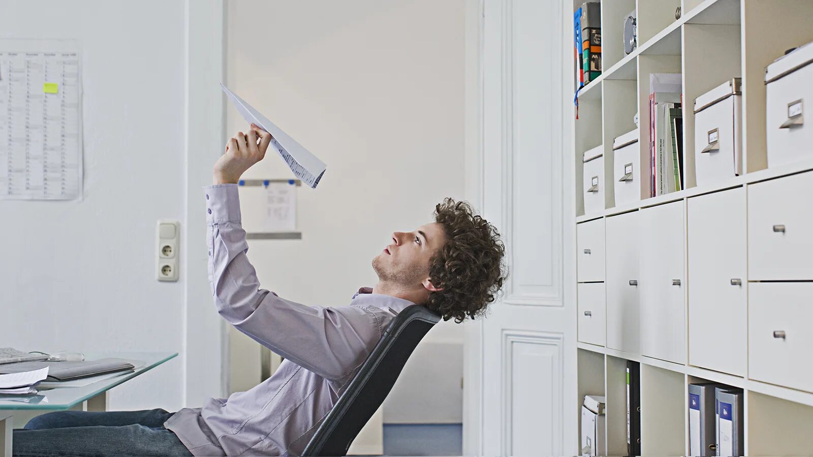 Невнимательный человек. Костюм человека рассеянного с улицы бассейной. Рассеянный человек 2. Жил человек рассеянный на улице бассейной. Стихотворение вот такой рассеянный с улицы бассейной.