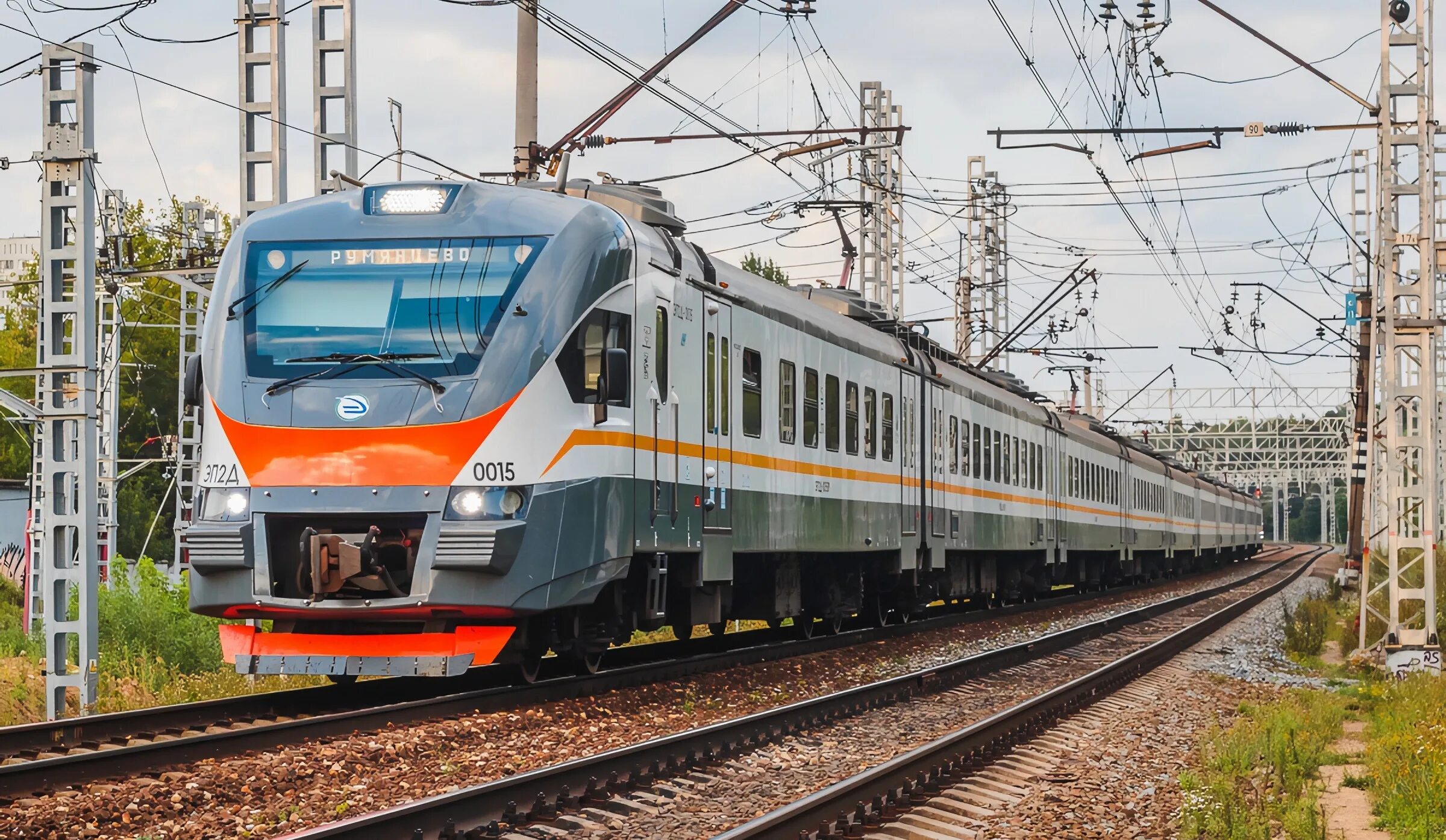 Эс2г 011. Электропоезда ср3 ярославль. Коростной электропоезд «ласточка». Электропоезд википедия. Эд9 электропоезд.