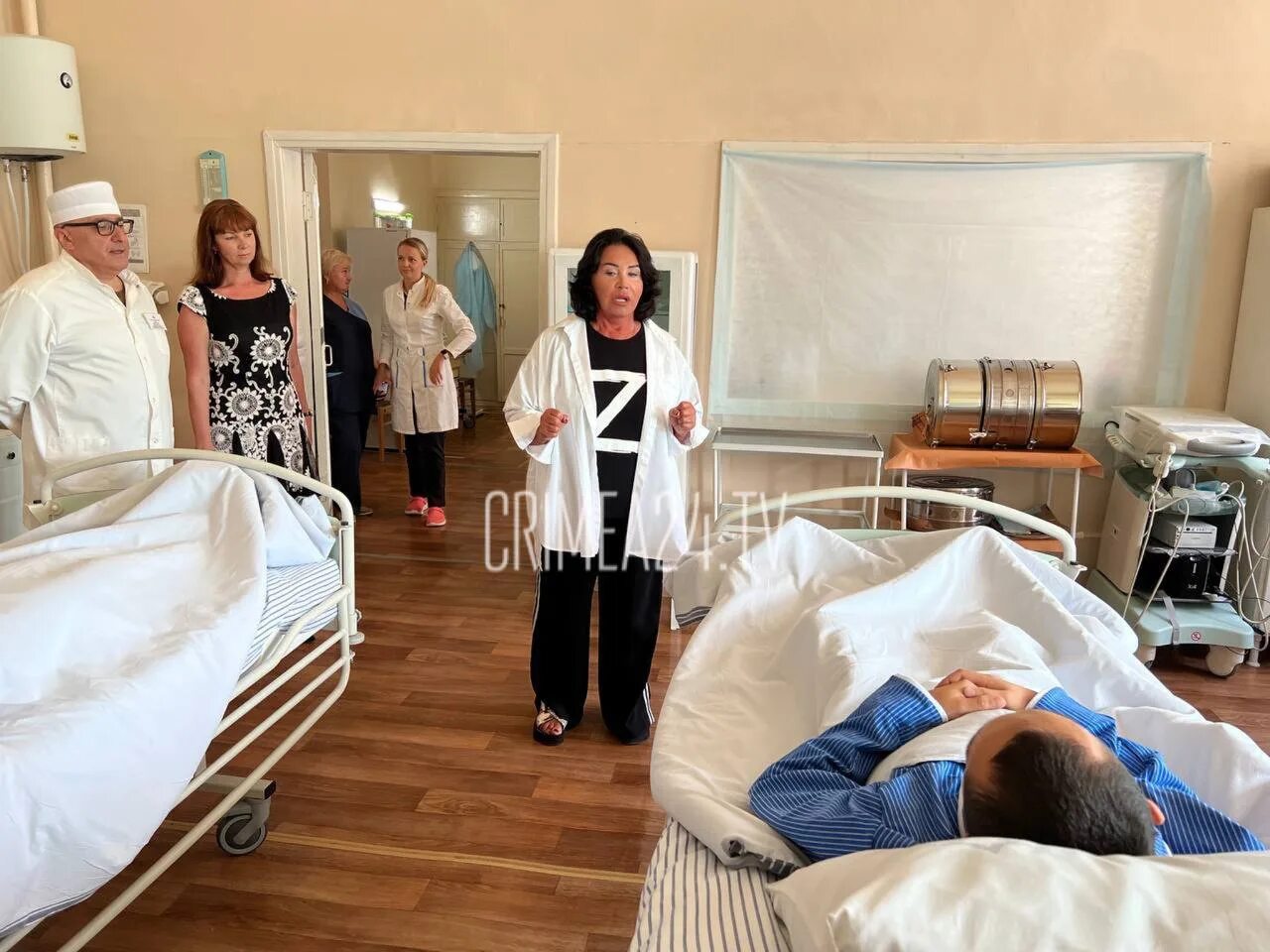 Крым раненые. Симферопольский военный госпиталь. Раненый солдат в госпитале. Киркоров посетил госпиталь.