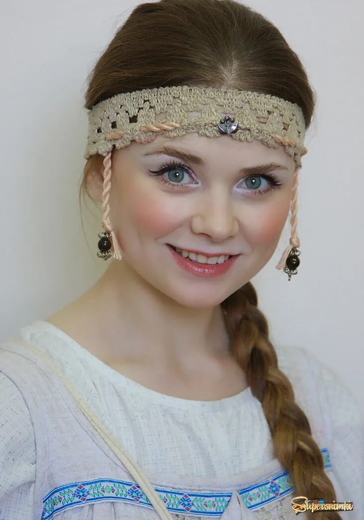 кокошник софия. древняя русь славянка очелье. головной убор девушек на руси. головной убор девушек на руси. кокошник головной убор древней руси.