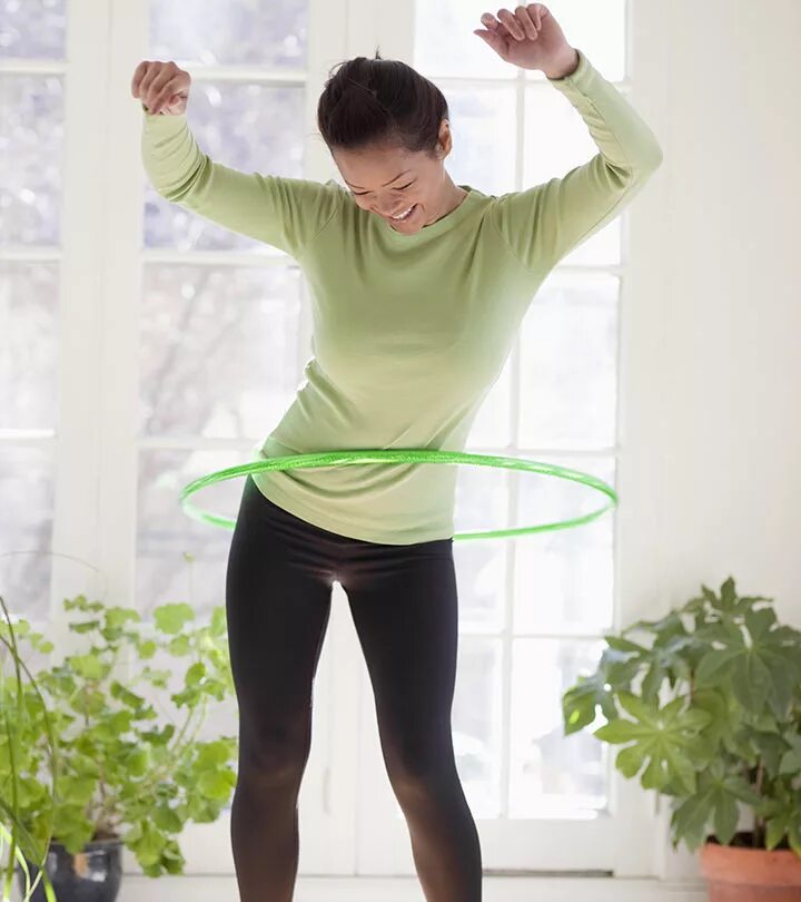 10 упражнений с обручем. Hula hoop. девушка с обручем. занятия с хулахупом. талия занятия с обручем.