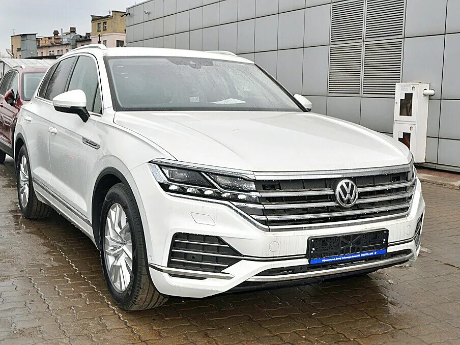 Volkswagen touareg 3 2. Туарег 3 белый. Volkswagen Touareg 3.0 at, 2019. Touareg 3 белый. Туарег 2022 белый.