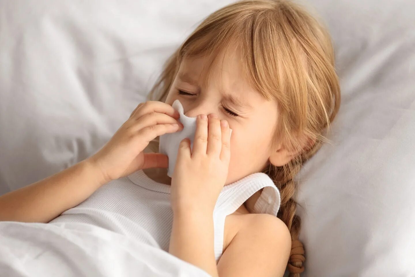 Катаральный грипп. Респираторные заболевания у детей. Инфекционные заболевания у детей. Острые респираторные заболевания у детей.