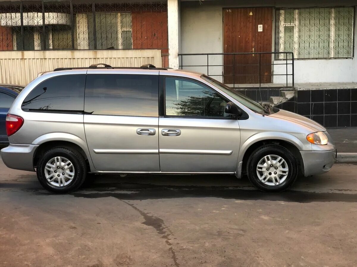 Минивэн 2005 года. Тойота минивэн estima 2005. Тойота сиенна 2005. Минивэны 2005. Honda odyssey 2005.